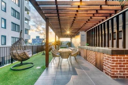 Inner City 1 Bedroom Apartment With Rooftop Pool And Parking - Serain Residences Brisbane Exterior photo